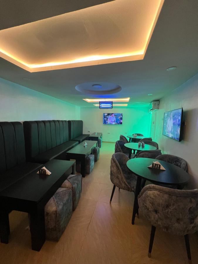 Thapunchline Hotels Ikeja Dış mekan fotoğraf